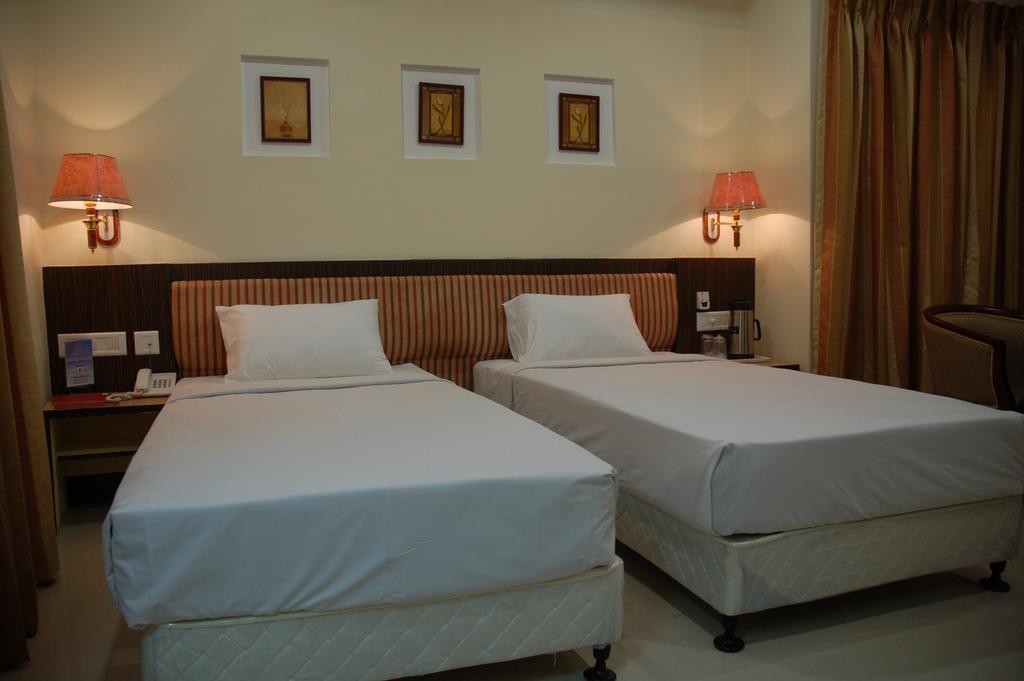 Hotel Sitara Royal Haidarábád Szoba fotó